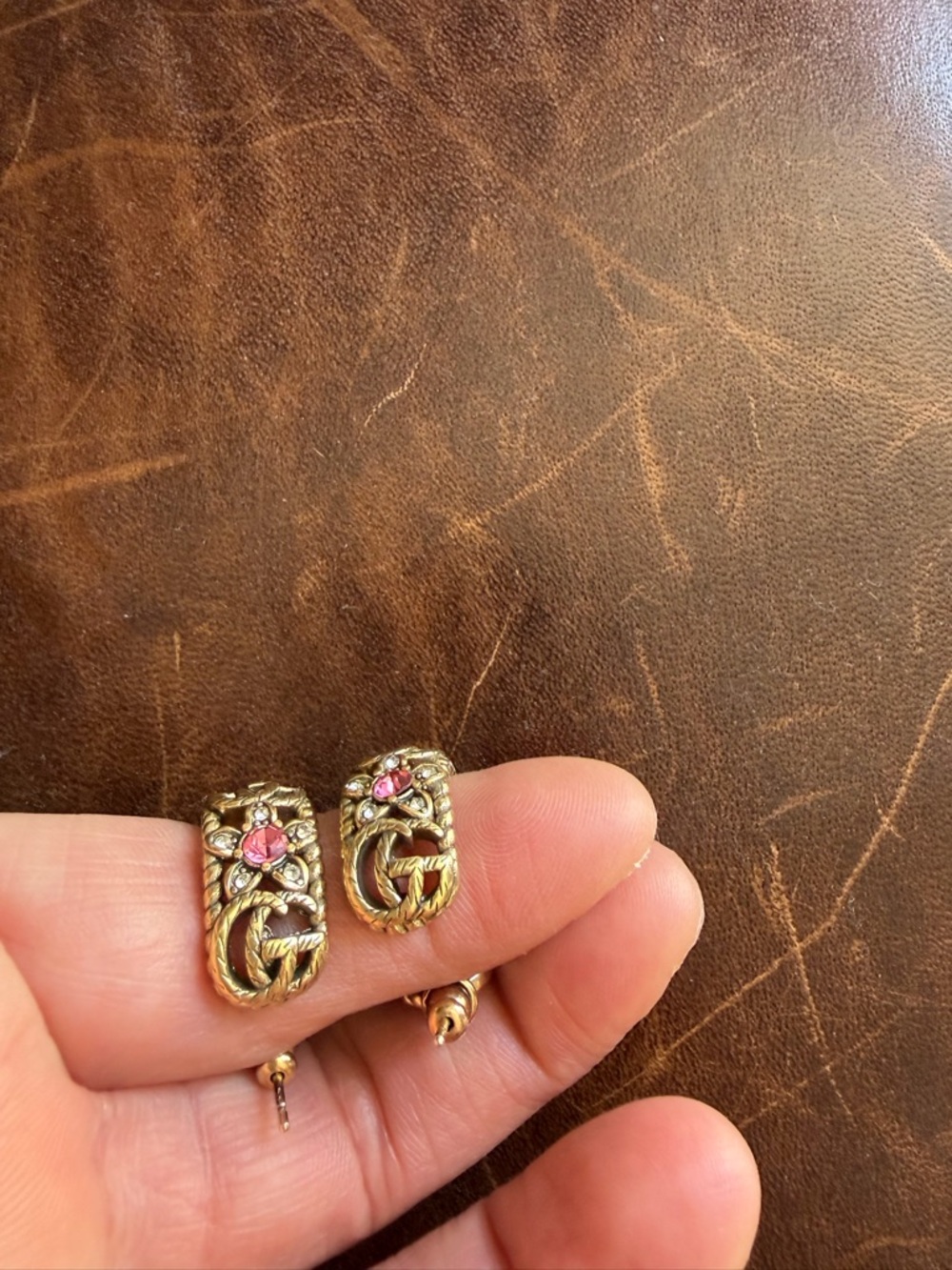 GUCCI HOOP EARRINGS - Picture 4 of 10